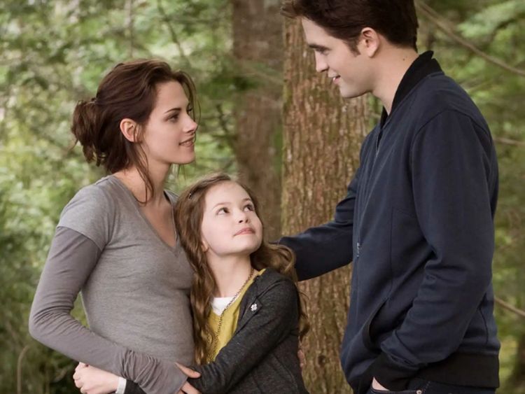 Kini 20 Tahun, Renesmee Twilight Bikin Pangling