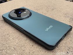 Menggenggam Smartphone Lipat Anyar Vivo X Fold 6 di Shanghai