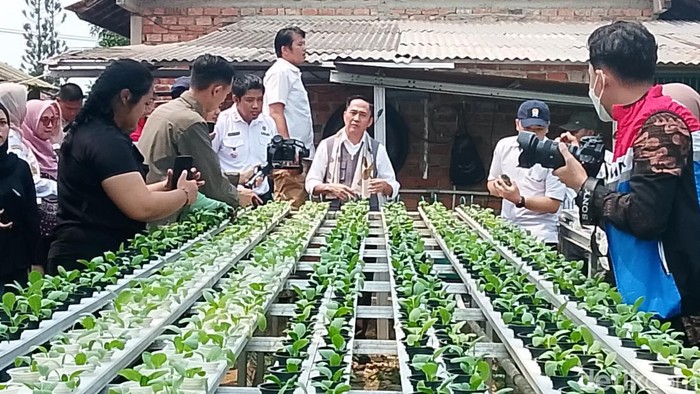Wali Kota Palembang Ratu Dewa meresmikan RBI di Jalan Perguruan Plaju Ulu, Kecamatan Plaju, Palembang