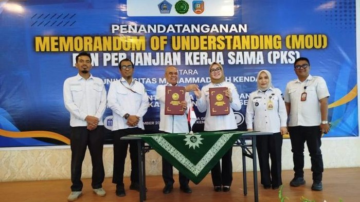 Walkot Kendari Siska Karina Imran menandatangani MoU dan PKS dengan Universitas Muhammadiyah Kendari.