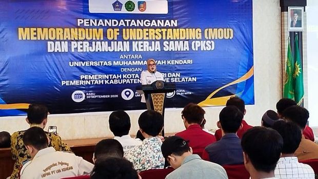Walkot Kendari Siska Karina Imran menandatangani MoU dan PKS dengan Universitas Muhammadiyah Kendari. (Dok. Istimewa) Walkot Kendari Siska Karina Imran menandatangani MoU dan PKS dengan Universitas Muhammadiyah Kendari.