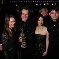 Jim Carey Diam-diam Menikah dengan Wanita Keturunan Korea, Lebih Muda 32 Tahun