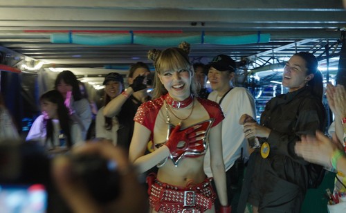 Adegan dalam film dokumenter Always LALISA.
