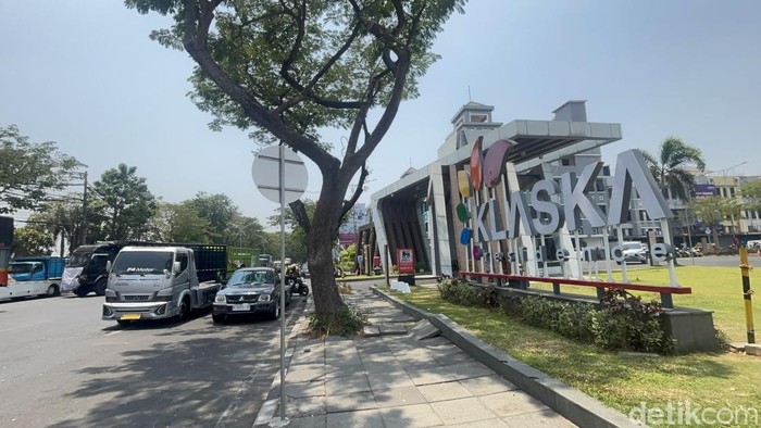 Apartemen Klaska Residence di Jalan Jagir Wonokromo.