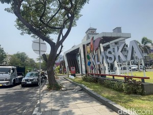 Demo Truk di Pertamina Jagir Bikin Penghuni Apartemen Memutar