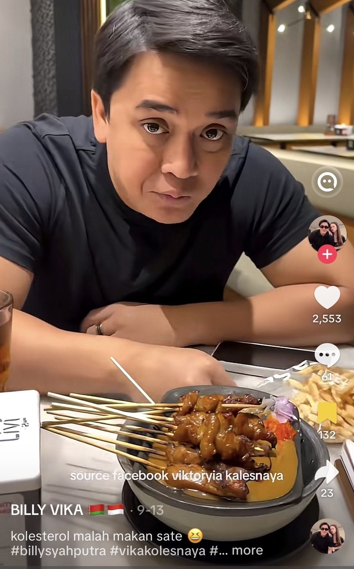 Billy Syahputra Asyik Makan Sate hingga Cicip Makanan Belarus bareng Istri