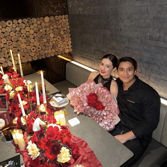 Billy Syahputra Asyik Makan Sate hingga Cicip Makanan Belarus bareng Istri
