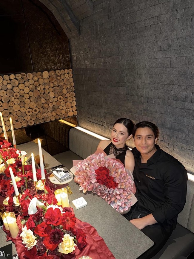 Billy Syahputra Asyik Makan Sate hingga Cicip Makanan Belarus bareng Istri