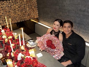 Billy Syahputra Asyik Makan Sate hingga Cicip Makanan Belarus bareng Istri
