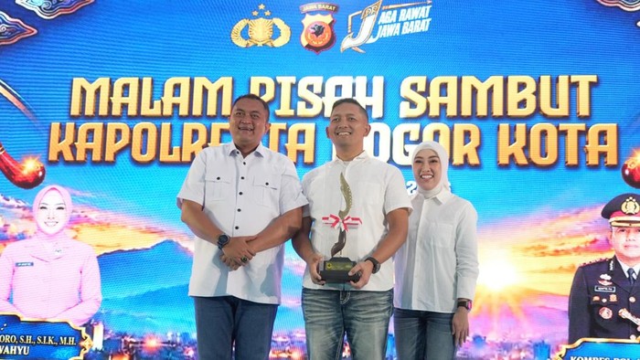 Bupati Rudy menghadiri lepas sambut Kapolresta Bogor Kota dari Kombes Pol Rio Wahyu Anggono kepada Kombes Pol Adhitya Panji Anom di Mako Polresta Bogor Kota, Rabu (30/9/2026).