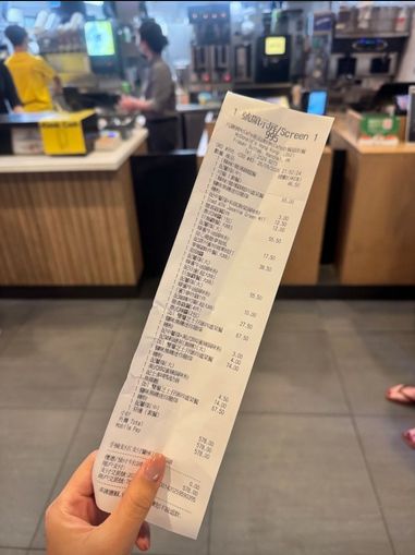 Dapat Voucher Makan Rp23 Juta, Turis Ini Keliling Hong Kong Buat Berbagi! Dapat Voucher Makan Rp23 Juta, Turis Ini Keliling Hong Kong Buat Berbagi!