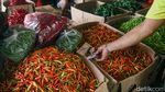 Dari Cabai hingga Terong, Harga Sayuran Merangkak Naik di Pasar Kramat Jati