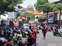 Demo Buruh di Kantor Gubernur Jatim Bawa Sejumlah Tuntutan Ini