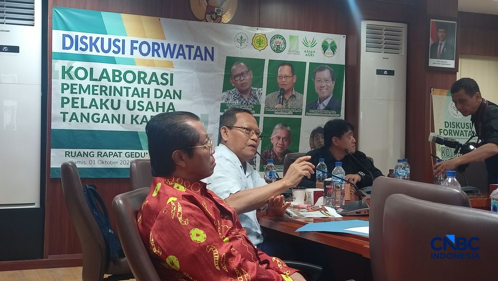 Direktur Perlindungan Perkebunan Kementan Hendratmojo Bagus Hudoro dalam diskusi Forum Wartawan Industri ( Forwatan) mengenai karhutla, di Kementan Kamis (1/10/2026). (CNBC Indonesia/Ferry Sandi) Direktur Perlindungan Perkebunan Kementan Hendratmojo Bagus Hudoro dalam diskusi Forum Wartawan Industri ( Forwatan) mengenai karhutla, di Kementan Kamis (1/10/2026). (CNBC Indonesia/Ferry Sandi)