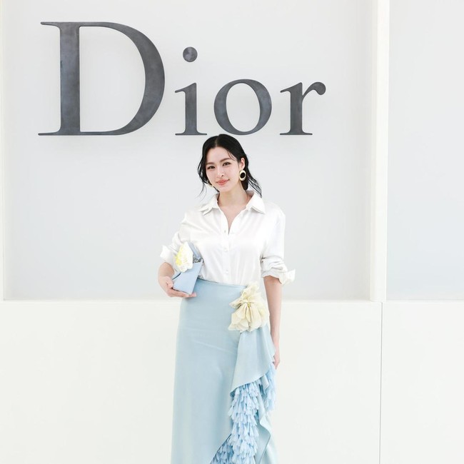 Foto: Adu Gaya Para Bintang Asia di Show Dior, Lingling Kwong Hingga Jisoo