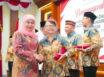 Khofifah Apresiasi 647 Warga Jatim yang Donor Darah 75 Kali