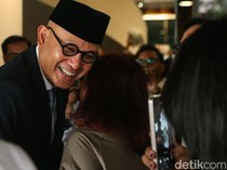 Hari Pertama Jadi Menlu, Arrmanatha Nasir Dapat Sambutan Meriah