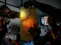Jejak Sejarah Keraton Solo Dijaga Lewat Digitalisasi Manuskrip Kuno