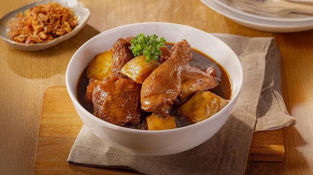 Jelajah Kuliner Nusantara Lewat 6 Hidangan Ayam Tradisional Paling Ikonik Hidangan Ayam Tradisional Paling Ikonik di Indonesia