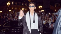 Gaya Klasik Ji Chang Wook Tampil ala Gatsby Style di Tom Ford Show