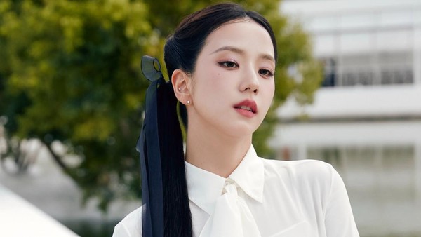 Pesona Anggun Jisoo BLACKPINK di Acara Dior
