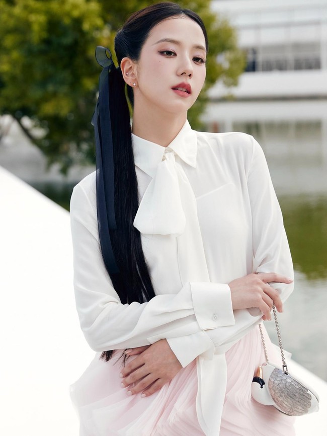 Pesona Anggun Jisoo BLACKPINK di Acara Dior