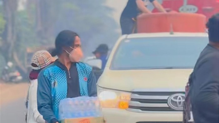 Kabut asap di Sampit, Kotawaringin Timur.