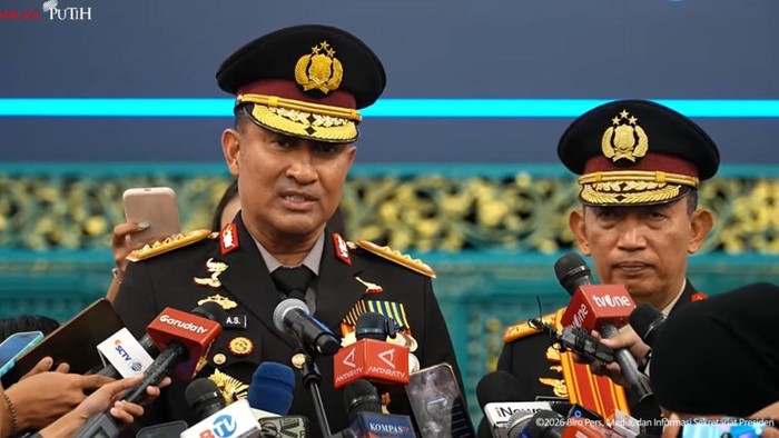 Kapolri Jenderal Suyudi Ario Seto bersama Kepala Staf Presiden Jenderal Listyo Sigit di Istana Negara, Jakarta, Kamis (1/10/2026).