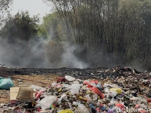 TPA Landoh Rembang Terbakar, Api Diduga Berasal dari Puntung Rokok