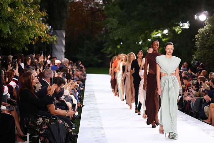 PARIS, FRANCE - SEPTEMBER 30: (EDITORIAL USE ONLY - For Non-Editorial use please seek approval from Fashion House) Miranda Kerr walks the runway during the Stella McCartney Womenswear Spring/Summer 2027 show as part of Paris Fashion Week on September 30, 2026 in Paris, France. (Photo by Marc Piasecki/WireImage)