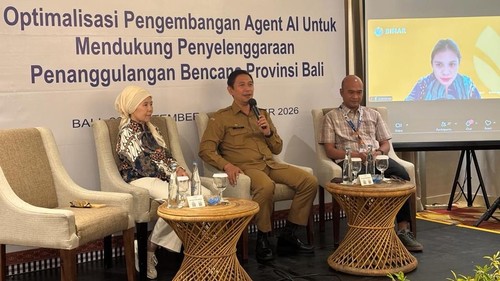 Kepala BPBD Bali I Gede Agung Teja Bhusana Yadnya saat memberikan pemaparan Pelatihan Agent AI Tahap II yang digelar oleh BPBD Bali di Denpasar, Kamis (1/10/2026).