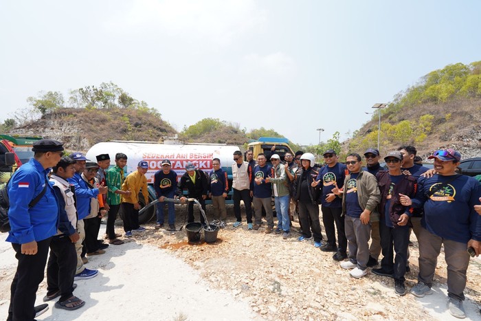Komunitas Motor-LazisMu UAD Antar 100 Tangki Air ke Pelosok Gunungkidul
