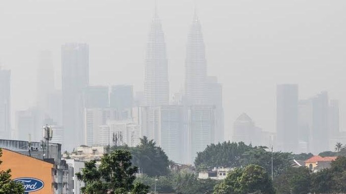 Malaysia yang berkabut.