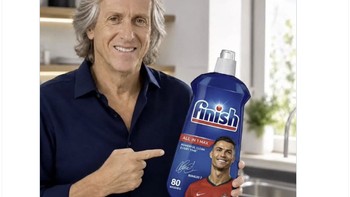 Jorge Jesus dan kata Finish jadi permainan visual warganet. Meme ini muncul di tengah ramainya pembicaraan soal Ronaldo yang meninggalkan pemusatan latihan Timnas Portugal. Foto: X.com