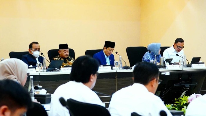 Menag dalam rapat tingkat menteri terkait penguatan pendidikan nasional di Jakarta pada Rabu (30/9/2026).