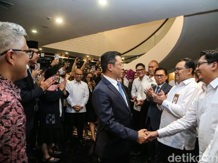 Naik Kelas Jadi Menko, Sugiono Disambut Selamat Pak Menko di Kemlu