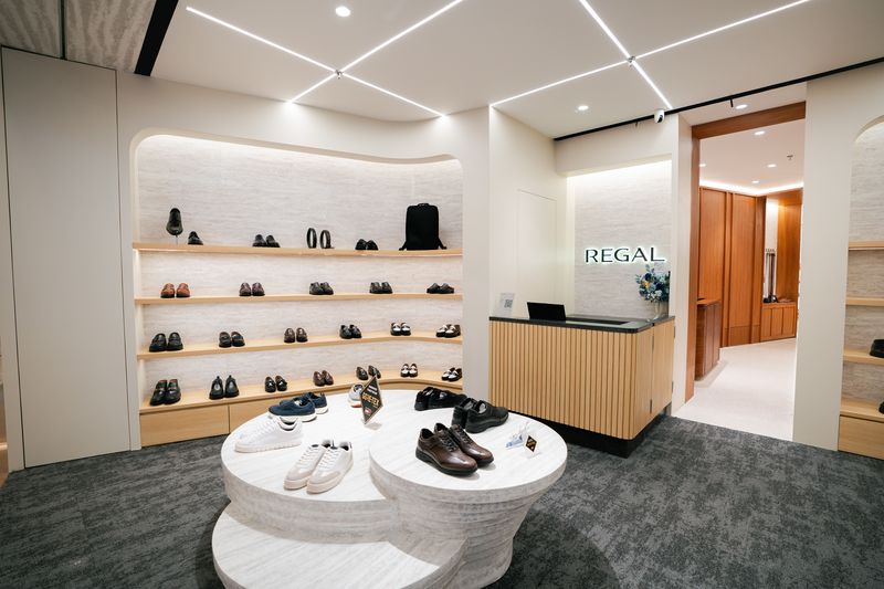 Pembukaan Toko Sepatu Regal di Pacific Place Jakarta pada September 2026.