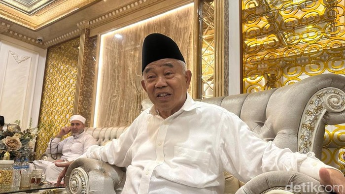 Pengasuh Ponpes Amanatul Ummah KH Asep Saifuddin Chalim.