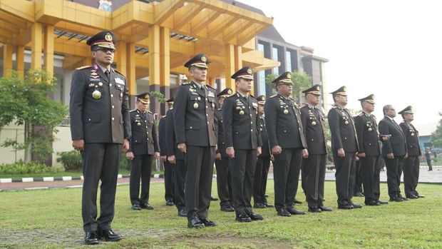 Polda Riau menggelar upacara memperingati Hari Kesaktian Pancasila Polda Riau menggelar upacara memperingati Hari Kesaktian Pancasila, Kamis (1/10/2026).