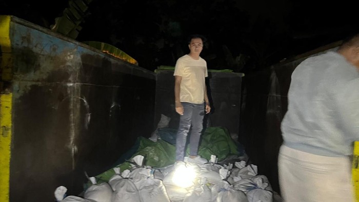 Polisi mengamankan kendaraan diduga terlibat penyelundupan pasir timah ilegal