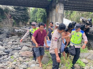 Truk Kontainer Terjun ke Jurang di Jembatan Yeh Bakung Tabanan, Kernet Tewas