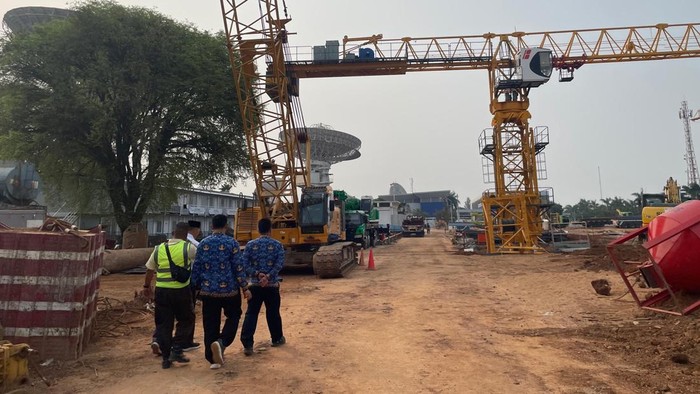 Proyek pembangunan pusat data (data center) berbasis kecerdasan buatan (AI) milik BDx di kawasan Jatiluhur, Kabupaten Purwakarta.
