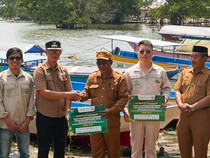 IMIP Salurkan 6 Kapal untuk Perkuat Ekonomi Nelayan Pesisir