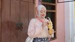 Seru! Momen Kuliner Putri Modiyanti Bareng Kekasih dan Sahabat