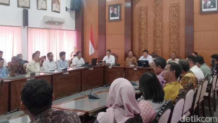 Rapat pembahasan soal Flyover Gedangan di Pemkab Sidoarjo.