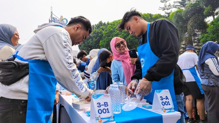 Rekor MURI para suami buatkan sarapan untuk istri
