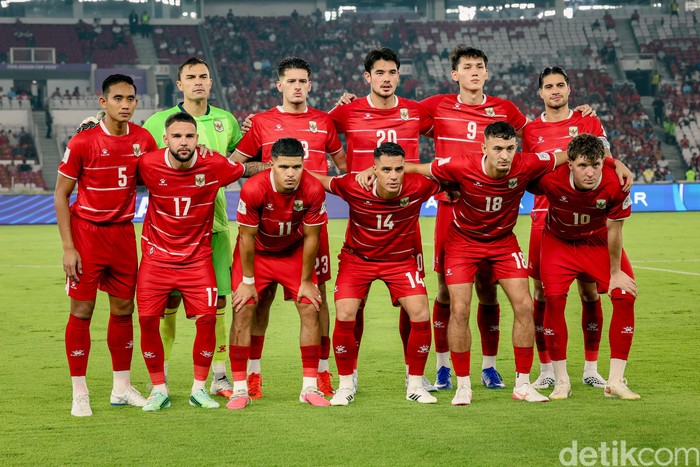Timnas Indonesia tampil menggila dengan membantai Bangladesh 9-2 dalam laga FIFA ASEAN Cup 2026 di Stadion Utama Gelora Bung Karno (GBK), Jakarta, Kamis (1/10/2026) malam WIB. Kemenangan telak ini memastikan skuad Garuda melaju ke partai final setelah tampil dominan sepanjang pertandingan.