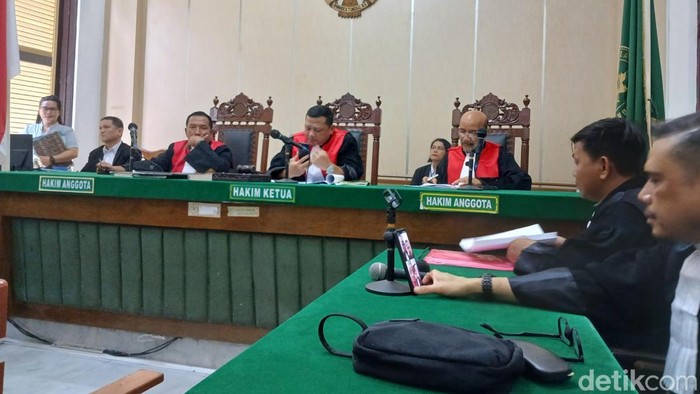 Sidang digelar di ruangan Cakra 5 Pengadilan Negeri Medan, Kamis (1/10/2026) dihadiri Siswanto secara online(Juita Sinuhaji/detikSumut)