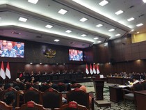 MK Tolak Permintaan Denny Indrayana Dkk untuk Hadirkan Gibran di Sidang