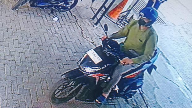Tangkapan layar rekaman CCTV maling motor di Rusunawa Kebondalem, Kendal, Selasa (29/9/2026). Tangkapan layar rekaman CCTV maling motor di Rusunawa Kebondalem, Kendal, Selasa (29/9/2026).